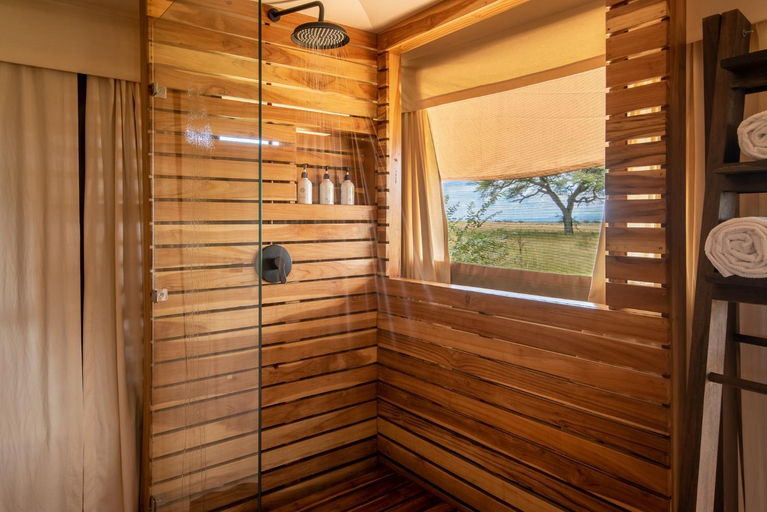 Others 5, Cherero Camp, Serengeti