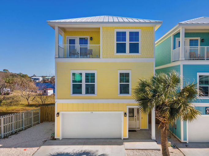 Exterior & Views 1, Modern House with Pool Access, Bay