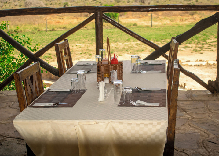 Food & Drinks 4, Kivuko Eco Camp, Voi
