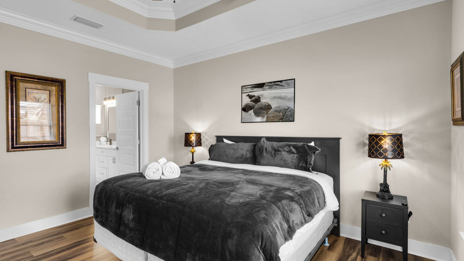 Bedroom 3, Cozy 4-br Beachside Escape, Bay