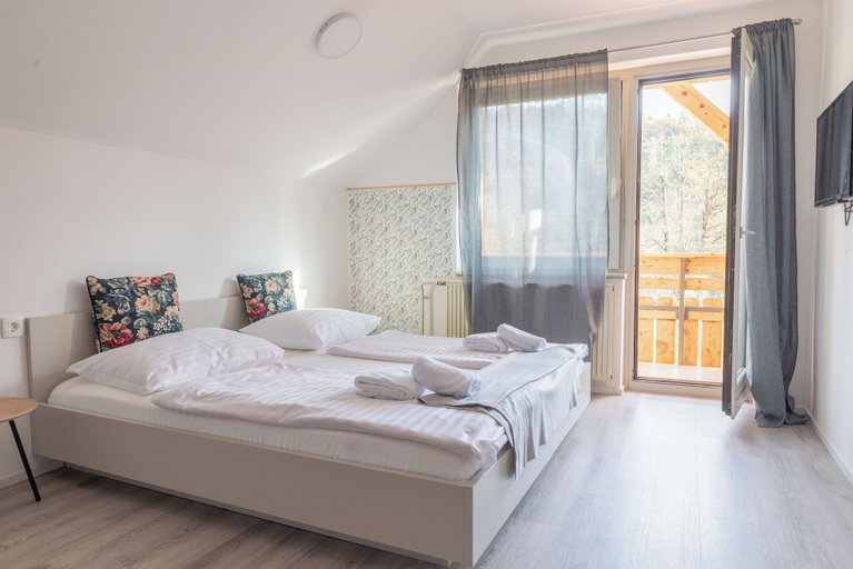 Bedroom 2, Aparthotel Triglav, Bohinj