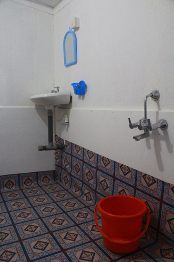 Bathroom 2, SHIV SAI HUTS, South Goa