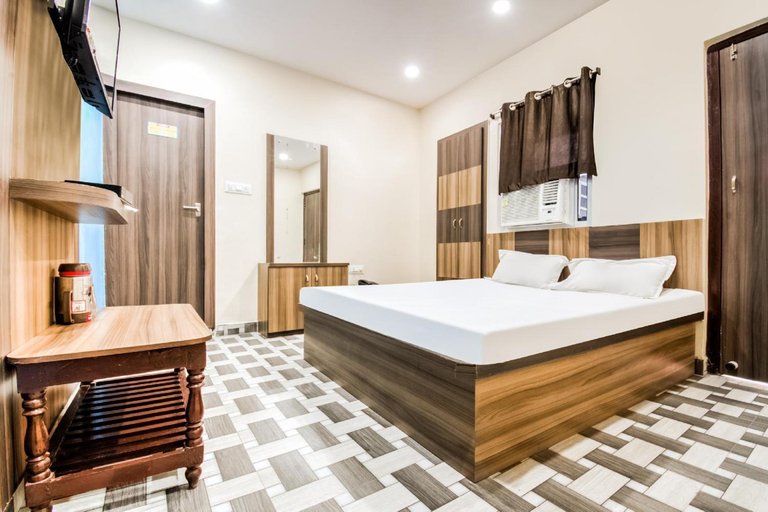 Others 3, Hotel Vivek, Patna