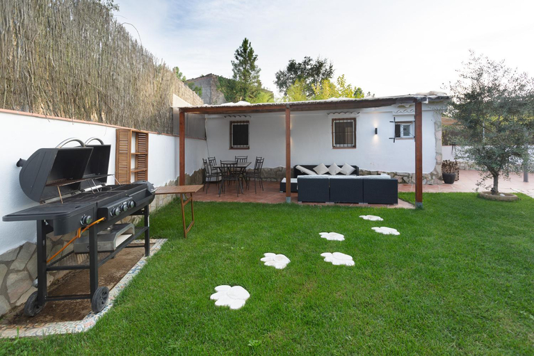 Others 2, Detached villa for 6 People in Lloret de Mar with comunal Outdoor swimming pool, Girona