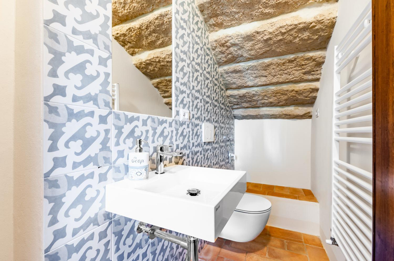 Bathroom, Villa Boccaccio, Siena