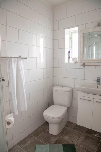 Bathroom 3, Private and peaceful one bedroom apartments, Borgarbyggð