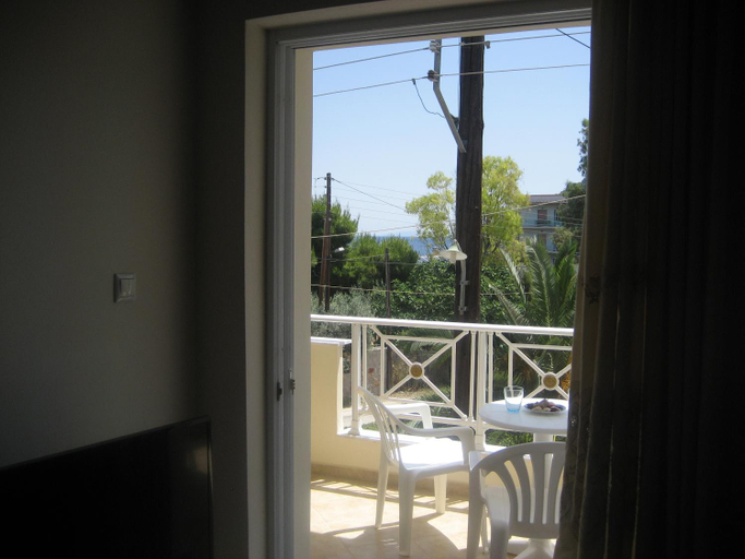 Others 4, Almare (Τρικλινο Δωματιο), Peloponnese