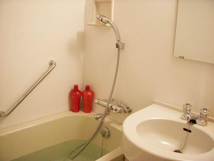 Bathroom 13