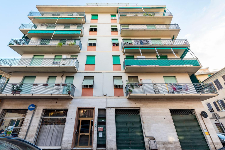 JOIVY Stylish flat with balcony near Rapallo Castle, Genova