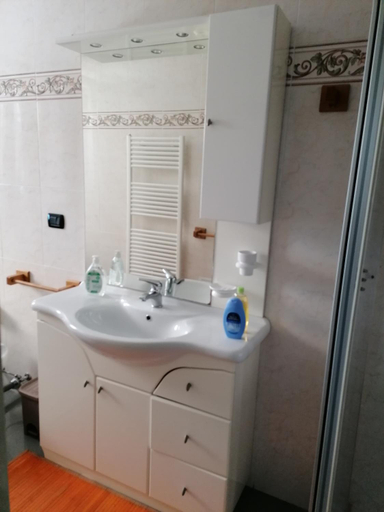 Bathroom 3, Il Cortiletto, Napoli