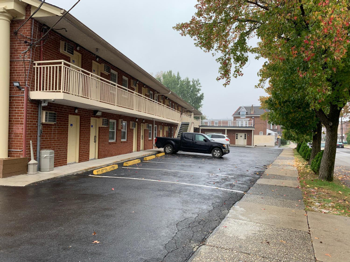 Exterior & Views 25