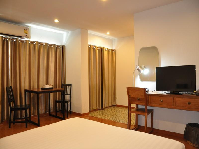 Bedroom 12