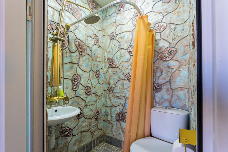 Bathroom, Etiuni The Forgotten Kingdom