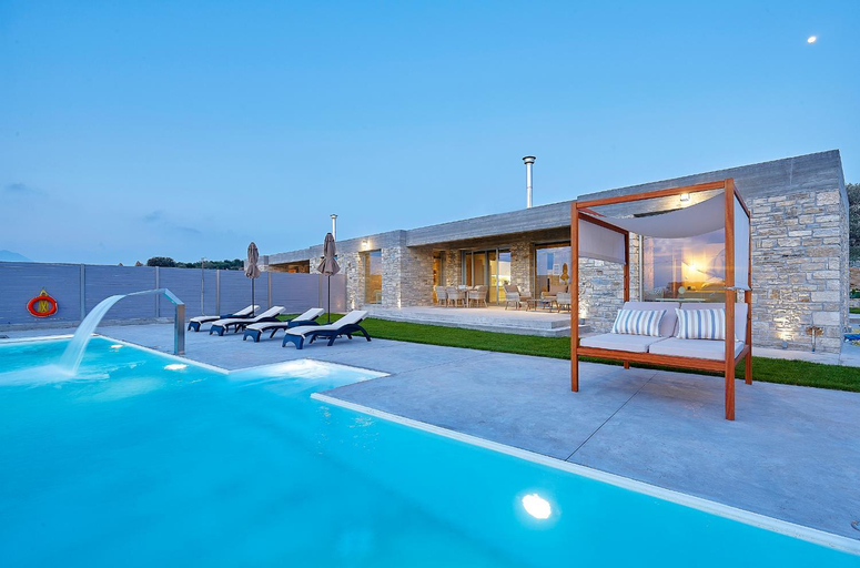 Others 5, Kouros n' Kori Villas, Faistos