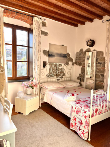 Bedroom 2, jasmine cottage, La Spezia