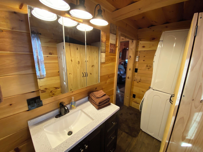 Bathroom, Tiny Living, Sevier