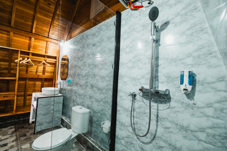 Bathroom 11