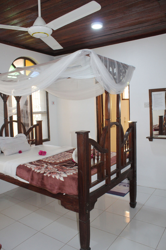 Bedroom 3, Garden Lodge, Mjini