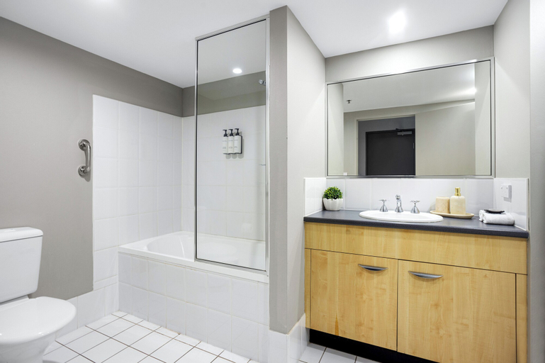Bathroom 20