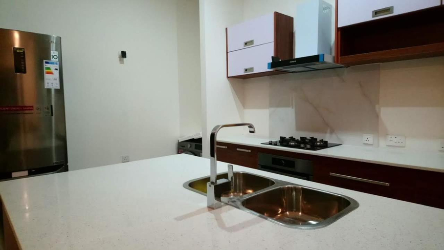 Others 5, Les Villas Thorel - Blue P, Black River