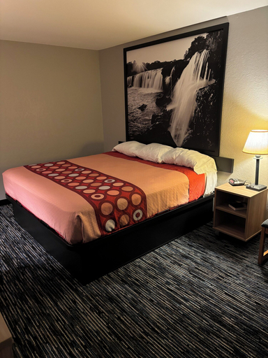 Bedroom 4, Super 8 Springfield North I-44, Greene