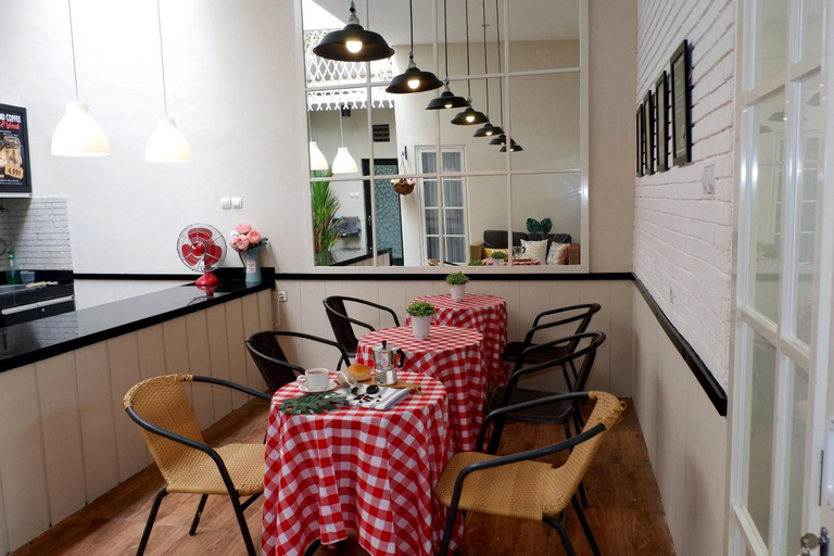 Dining Room 5, Villa Cappuccino, Malang