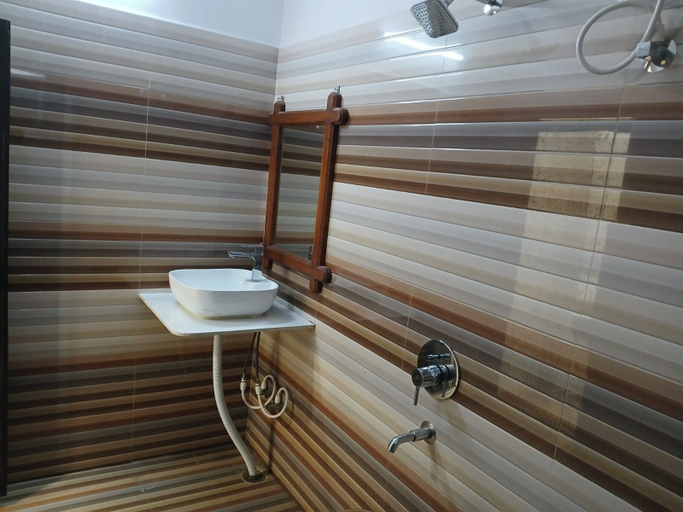 Bathroom 2, Avini's Garden & Hotel By GRB, Khagaria