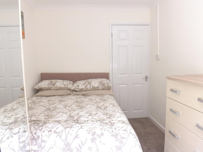 Bedroom 2, Deluxe Kipling Villa with Sea Views, Devon