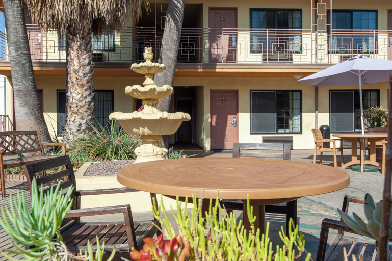 Exterior & Views 2, Studio City Court Yard Hotel, Los Angeles