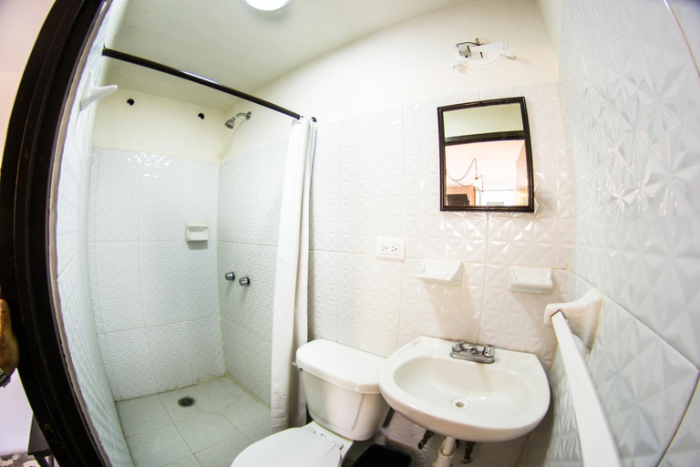 Bathroom 3, La Fuente Catedral, San Andrés Cholula