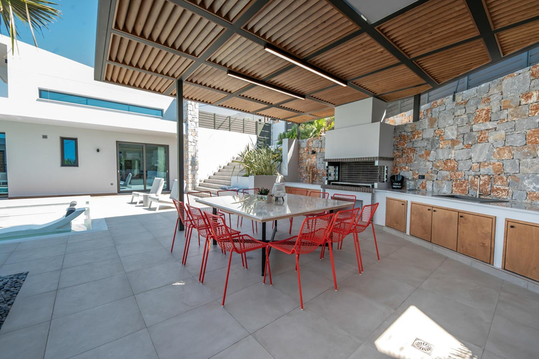Others 4, Villa Lydia I Superb views, two pools, next to the city, Crete