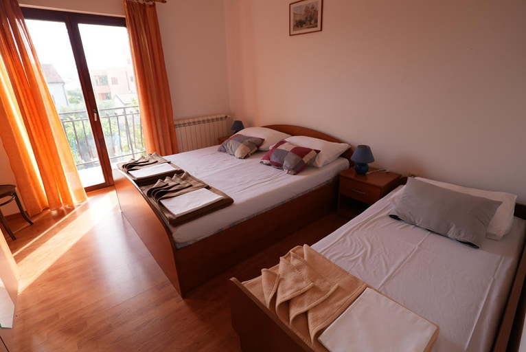 Others 5, Apartments Perina, Šibenik