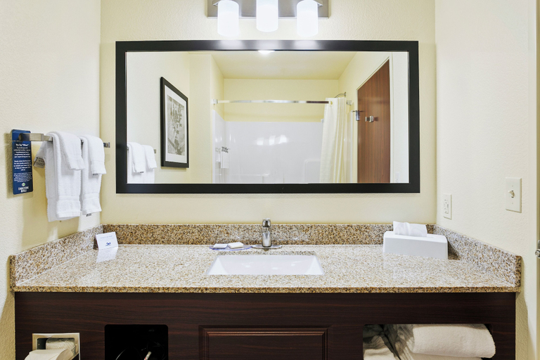 Bathroom 4, Cobblestone Hotel & Suites - Wickenburg, Maricopa