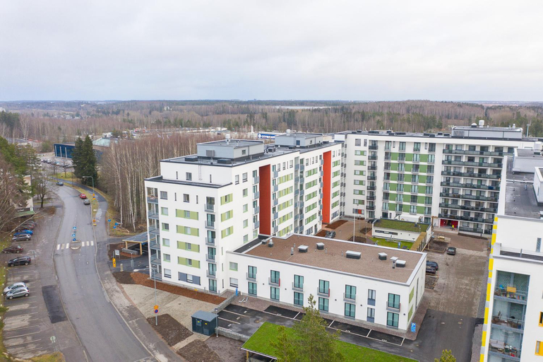 Exterior & Views