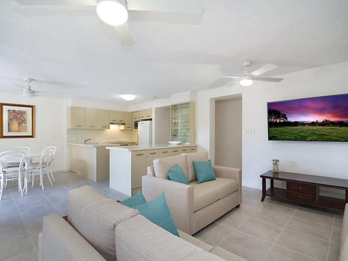 Others 5, Woobera Unit 14, Coolangatta