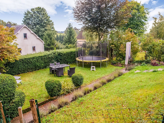 Others 4, Tranquil Holiday Home With Private Garden, Liège