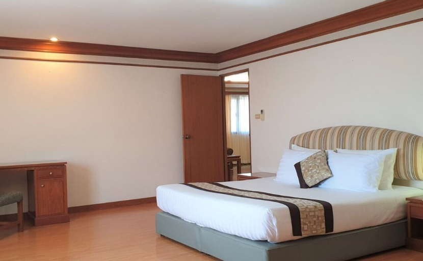 Bedroom 2, United Tower Thonglor by Aspira, Wattana