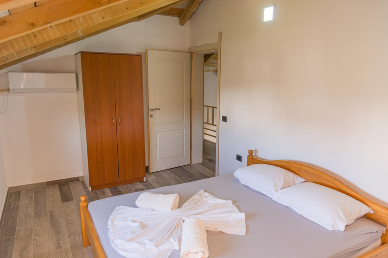 Others 4, Leonida Resort