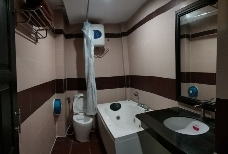 Bathroom, Rock Royal Hotel & Resort, Kaeb