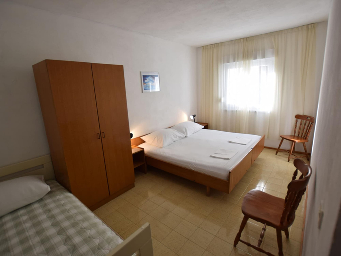 Bedroom 3, Spacious Apartment With Terrace, Near the Beach, Pag