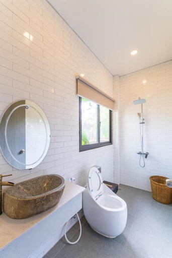 Bathroom 4, Phan Gia Xanh, Diên Khánh