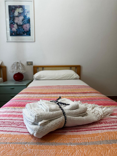 Bedroom 2, La Casa dei Due Aranci, Savona