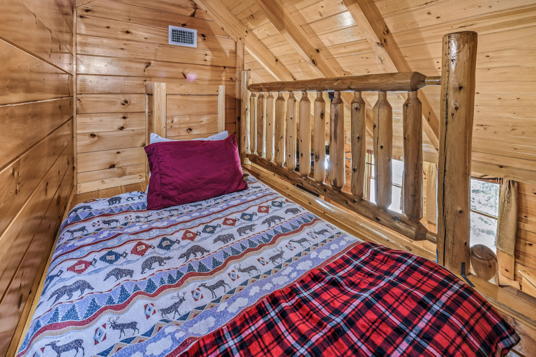 Bedroom 2, A Mountain Spirit, Sevier