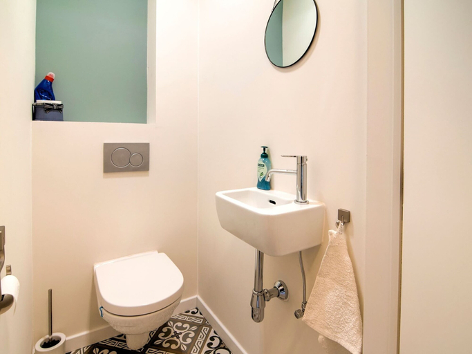 Bathroom 5, Modern Family Holiday Home, Limburg