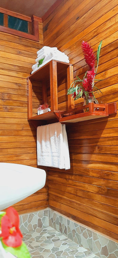 Bathroom 2, Jardin entre Montanas, Upala