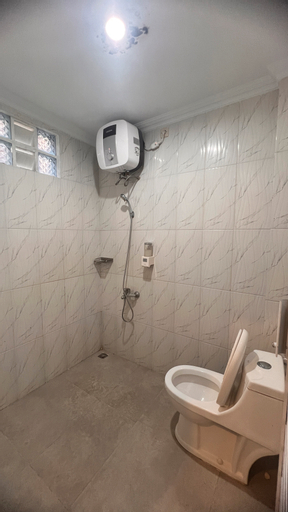 Bathroom 10