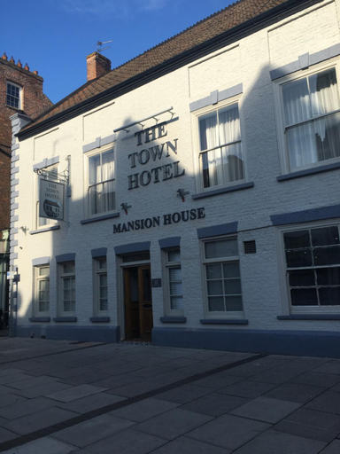 Others 4, The Town Hotel, Somerset