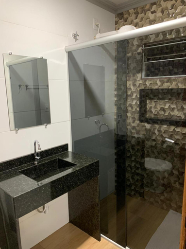 Bathroom 3, Raludi Hotel, Barcarena