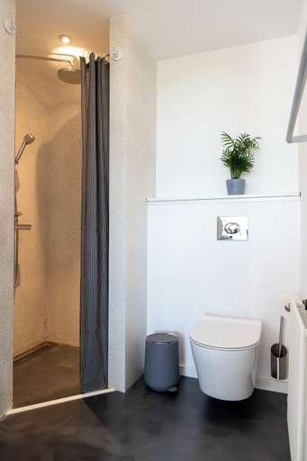 Bathroom 3, Samsted, Middelfart