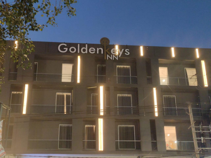 Exterior & Views 1, Golden Keys Inn, West